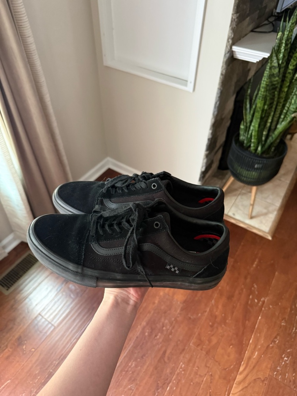 Men's Black Low-Top Vans